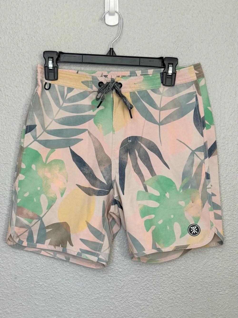 NWT Roark | Chiller De Palmas Boardshorts 17” | Waist 28”